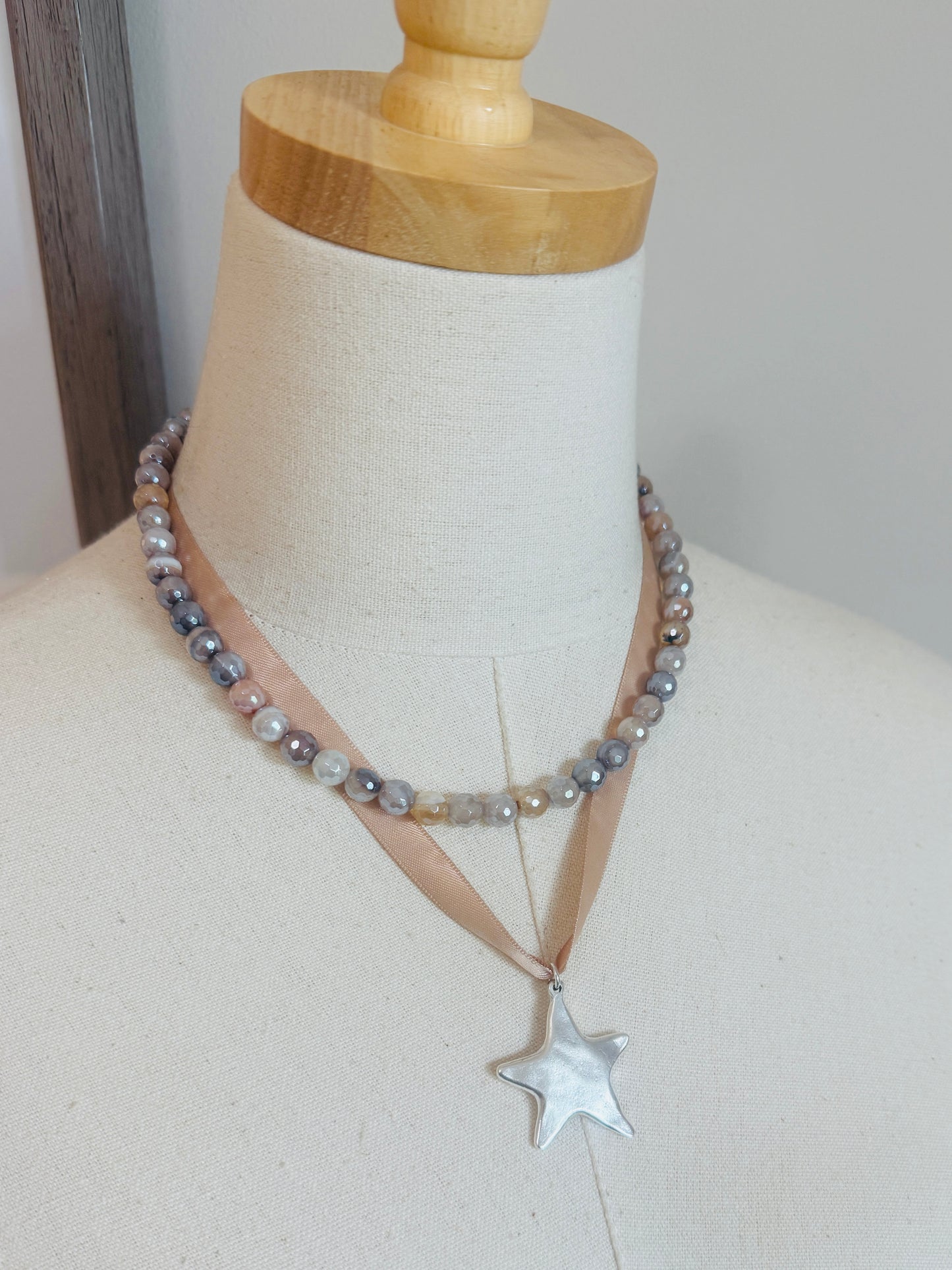 Ribbon Star Necklace
