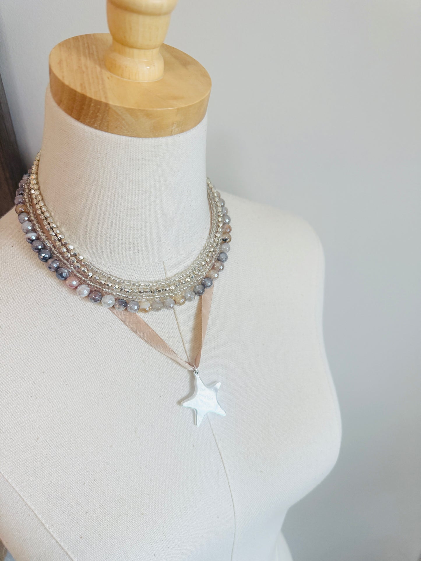 Ribbon Star Necklace