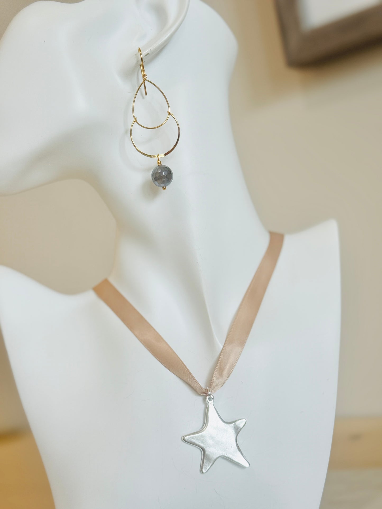 Ribbon Star Necklace