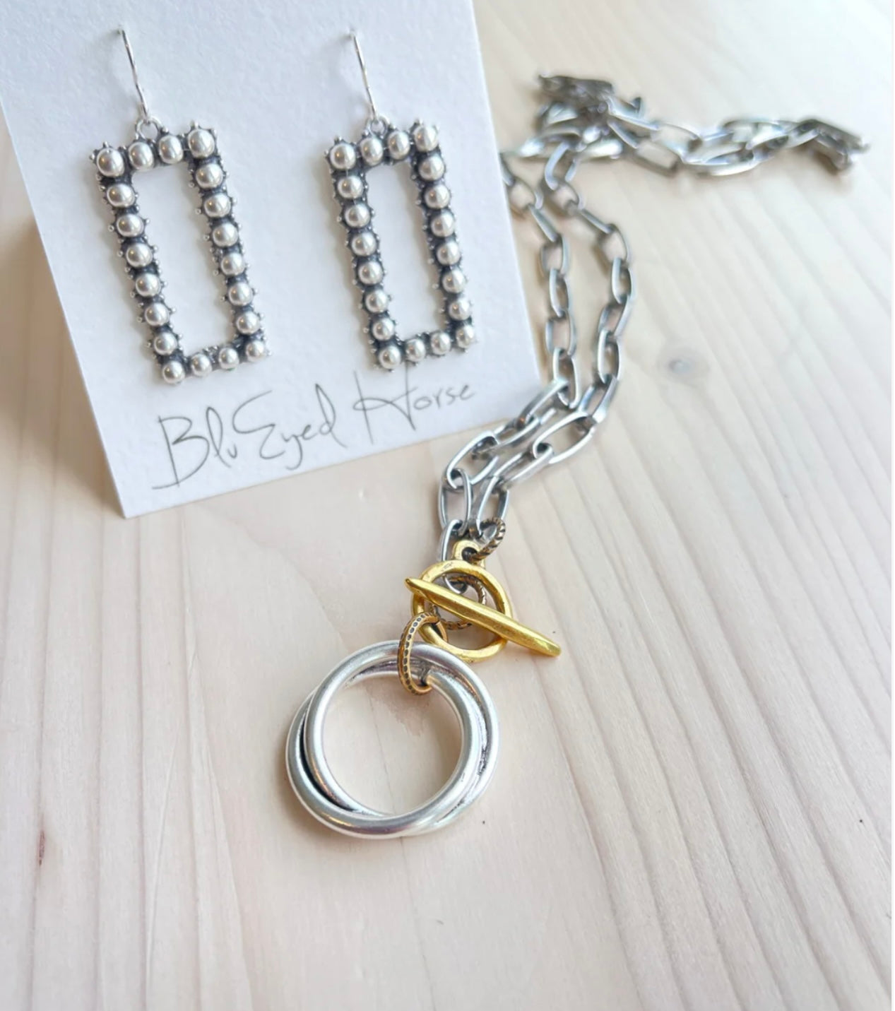 Lilly Necklace