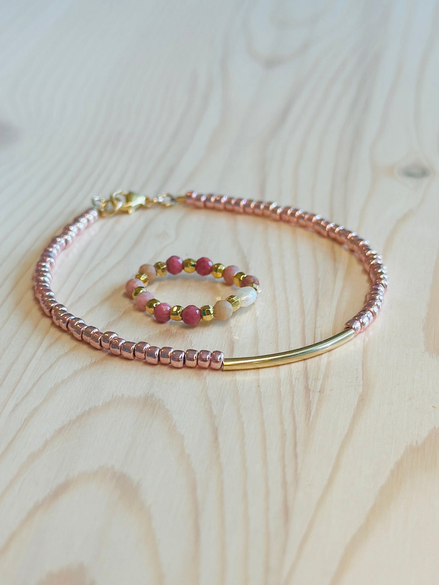 Gemstone & Pearl Stretch Ring