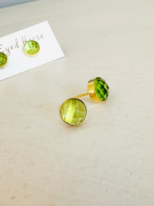 Peridot Quartz Posts